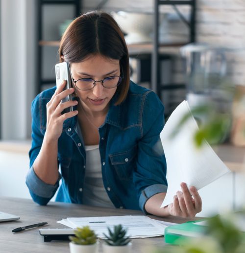 woman-phonebill woman-phonebill
